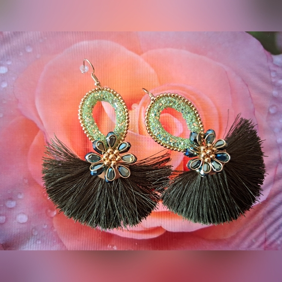 Earrings 100%hand made color green - Picture 2 of 2